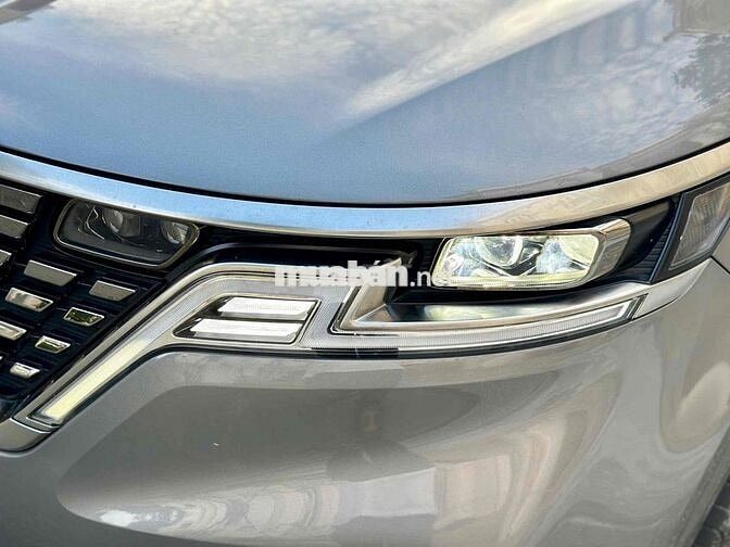 Kia Carnival 2023 Signature 2.2D - 45000 km