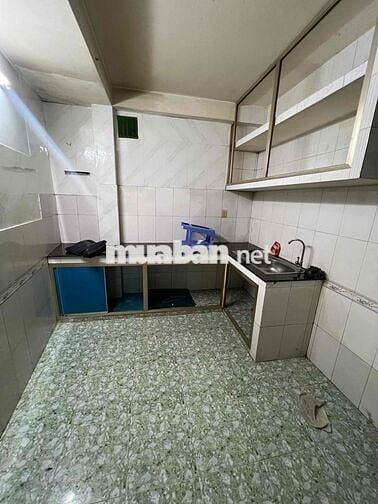 còn dư 2 phòng cho 2 đến 3 ng ở