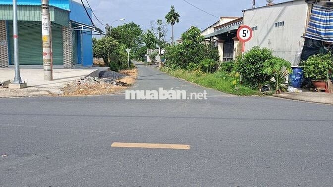Cần bán lô đất ngay chợ chiều tỉnh lộ 15 xã Tân Thạnh Đông Hồ Chí Minh