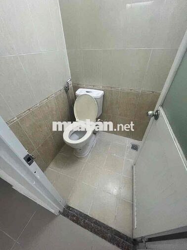 cho thuê nhà mới, hẻm 4m ngay chợ vải
