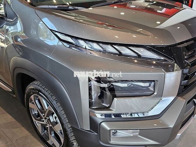 Mitsubishi Xpander Cross Nâu 2025 - Giảm kịch sàn