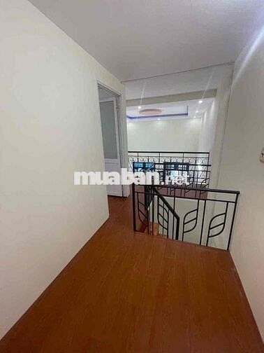 cho thuê nhà mới, hẻm 4m ngay chợ vải