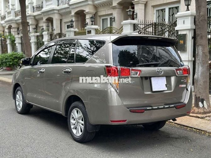 Trả góp Toyota Innova 2.0E 2017 đi lướt 8 vạn