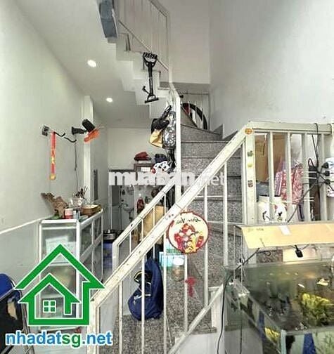 HẺM Ô TÔ – NGAY AEON MALL – NHÀ 2 TẦNG -2PN, 2WC, PK, bếp