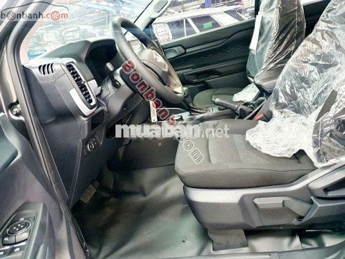 Ford Ranger Stormtrak 2.0L 4x4 AT 2025 - Màu bạc