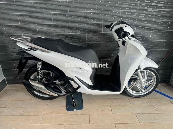 Honda SH125 date 2025 Trắng Bs Sài Gòn