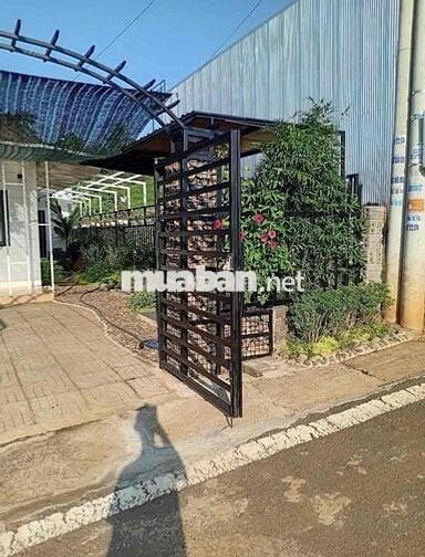 Chuyển công tác cần bán gấp lỗ lại căn nhà 153 m2 tặng vườn tiểu cảnh