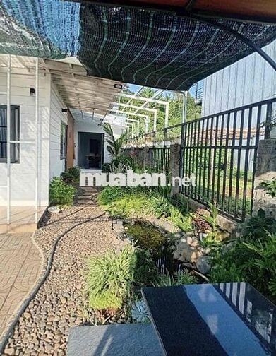 Chuyển công tác cần bán gấp lỗ lại căn nhà 153 m2 tặng vườn tiểu cảnh