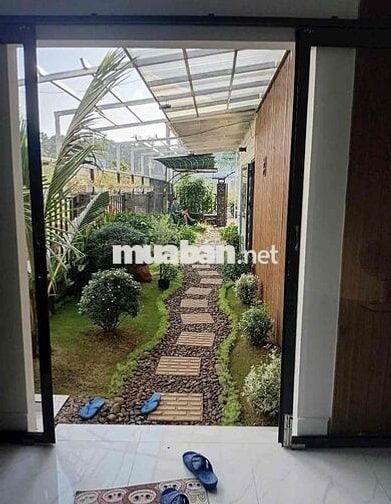 Chuyển công tác cần bán gấp lỗ lại căn nhà 153 m2 tặng vườn tiểu cảnh