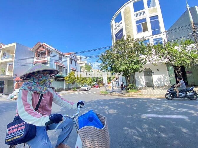 CẮT LỖ SÂU-TÒA NHÀ LÔ GÓC 2 MẶT TIỀN NGUYỄN ĐÌNH TRỌNG, CÓ THANG MÁY