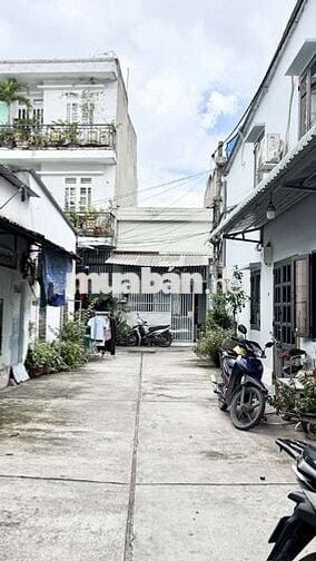 Nhà Hồ Văn Long, 45m², 4x11m, 2 Tầng, 2 PN, Hẻm oto, Giá chỉ hơn 3 tỷ