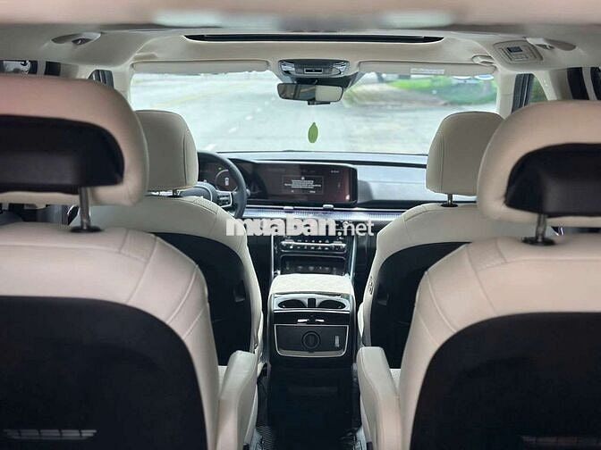 Kia carnival 2.2D signature - 25000 km