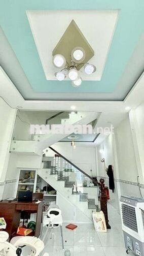 Nhà Hồ Văn Long, 45m², 4x11m, 2 Tầng, 2 PN, Hẻm oto, Giá chỉ hơn 3 tỷ