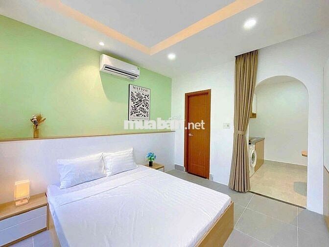 1 PHÒNG NGỦ BAN CÔNG đầy đủ nội thất có máy giặt riêng