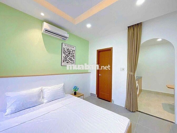 1 PHÒNG NGỦ BAN CÔNG đầy đủ nội thất có máy giặt riêng