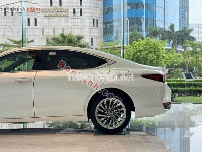 Lexus ES 250 2025