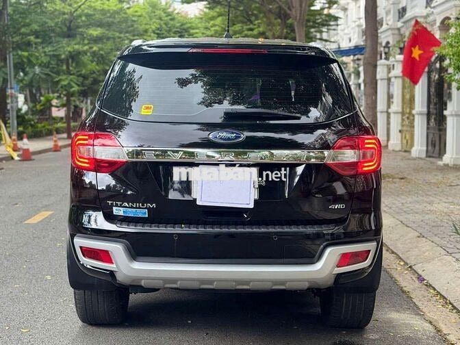 Ford Everest 2022 Titanium 2.0L 4x4 lướt 2 vạn.