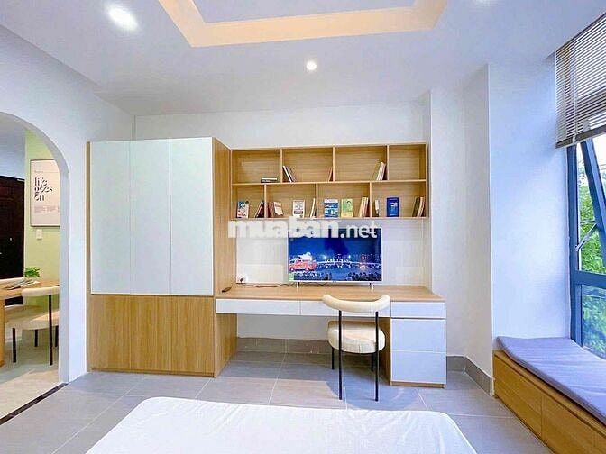 1 PHÒNG NGỦ BAN CÔNG đầy đủ nội thất có máy giặt riêng