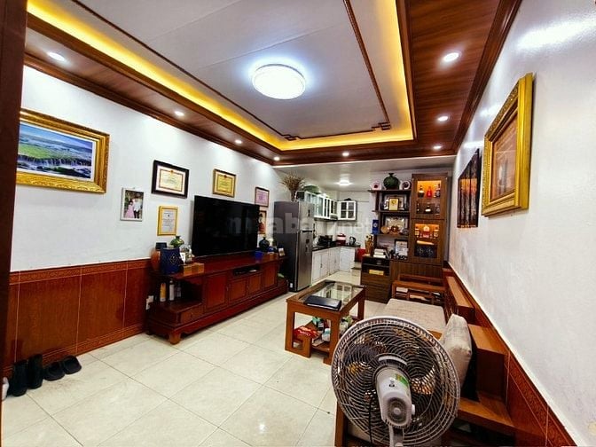 Bán nhà Vĩnh Hưng, Hoàng Mai, ô tô đỗ cửa, Dt 32m2, 3t, mt 3.5m, đẹp ở