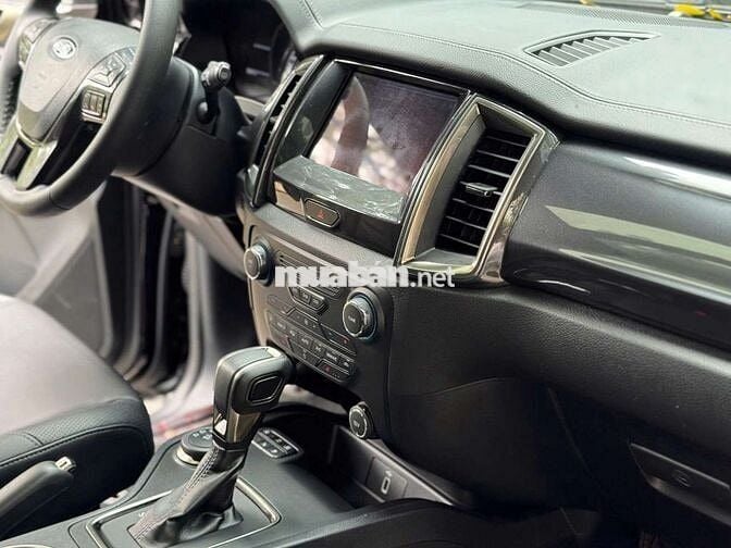 Ford Everest 2022 Titanium 2.0L 4x4 lướt 2 vạn.