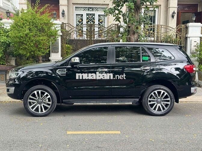 Ford Everest 2022 Titanium 2.0L 4x4 lướt 2 vạn.