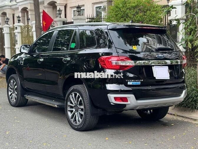 Ford Everest 2022 Titanium 2.0L 4x4 lướt 2 vạn.