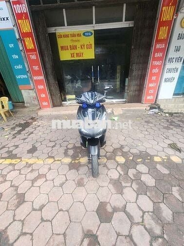 Chính chủ máy zin ,sơn sin đủ 2 khiển ,lốp trước c