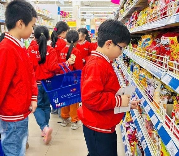 Tuyển Sinh Viên - Trung Tuổi Làm Bán Hàng, Bảo Vệ, Tạp Vụ, Thu Ngân