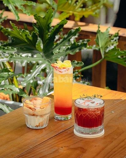  Tuyển nhân viên bán trà sữa tại quán có làm xoay ca cho sinh viên