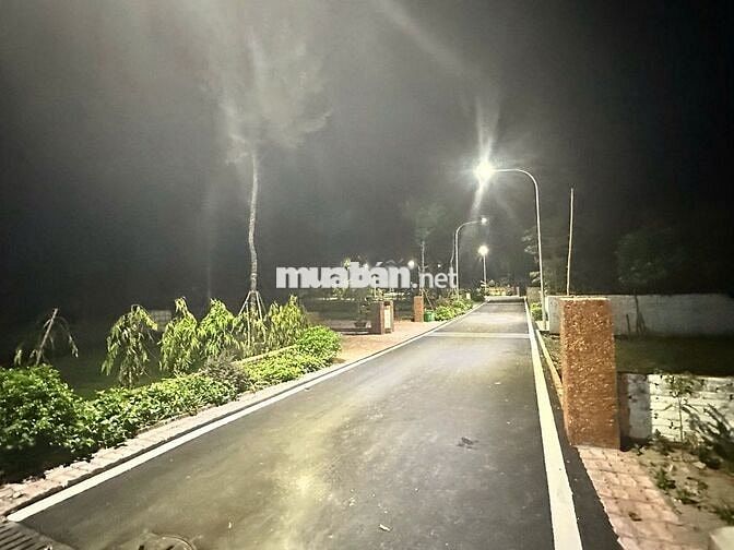 Em cần bán lô đất 100m2, mặt tiền rộng, nở hậu
