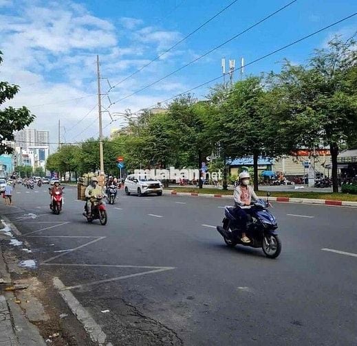 Cho thuê Mặt Bằng kinh doanh Siêu rộng 15x19m Hồng Bàng Quận 5