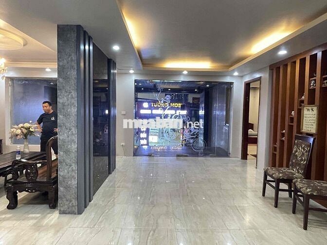 CHO THUÊ MBKD LÀM VĂN PHÒNG SPA QUẬN TÂY HỒ 180m2 20tr siêu hiếm