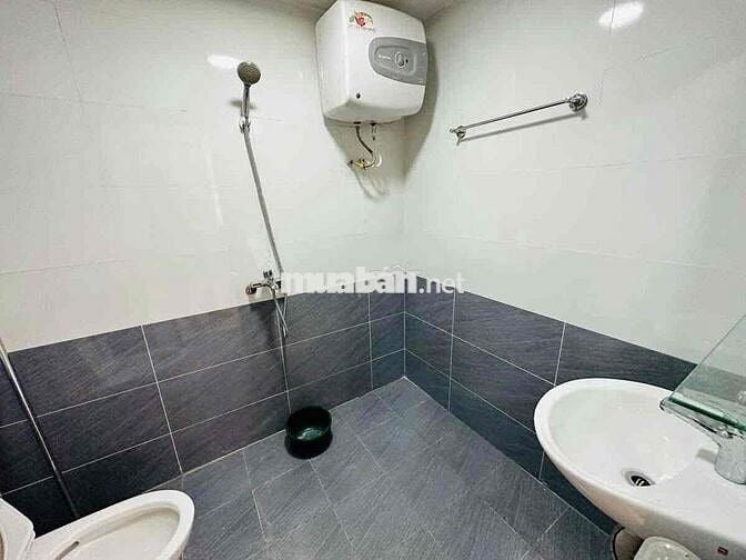 Siêu rẻ căn chung cư 60m2 nhà đẹp 3 ngủ 2 vs sổ đỏ mặt phố Lê v Lương