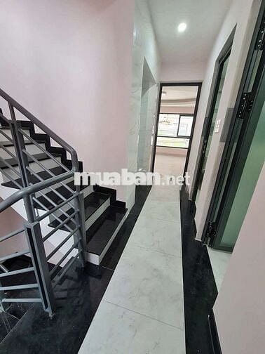 CHO THUÊ NHÀ 5X21( TRỆT+2LẦU+FULL MÁY LẠNH) THANG MÁY NHÀ MỚI 100%