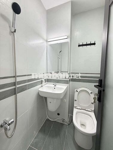 🏡 Nhà Mới 3 Tầng – Sát Mặt Tiền Âu Dương Lân