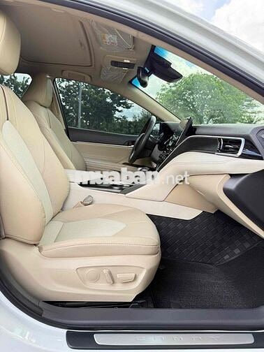TOYOTA CAMRY 2.5HV HYBRID 2023 ODO 6.600KM LIKENEW
