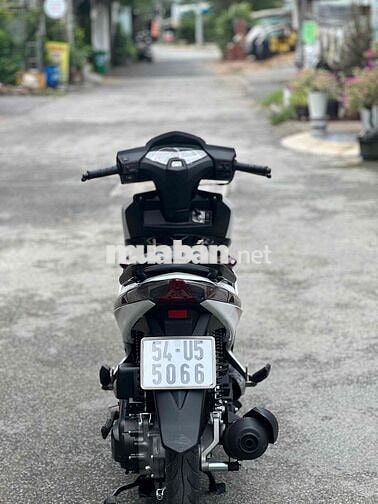 🌈Xe honda Airblade 2010 màu trắng len ken 95 %
