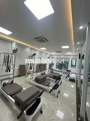 Cho thuê lại tòa nhà 7 tầng ( thang máy ) vị trí đắc địa Trung Yên 11