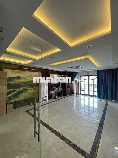 Cho thuê lại tòa nhà 7 tầng ( thang máy ) vị trí đắc địa Trung Yên 11