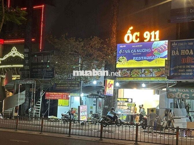 Nhà mặt tiền nguyên căn kinh doanh