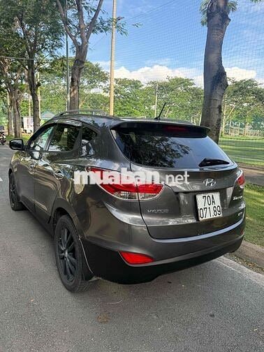 Hyundai Tucson 2010 máy xăng bản full 2 cầu