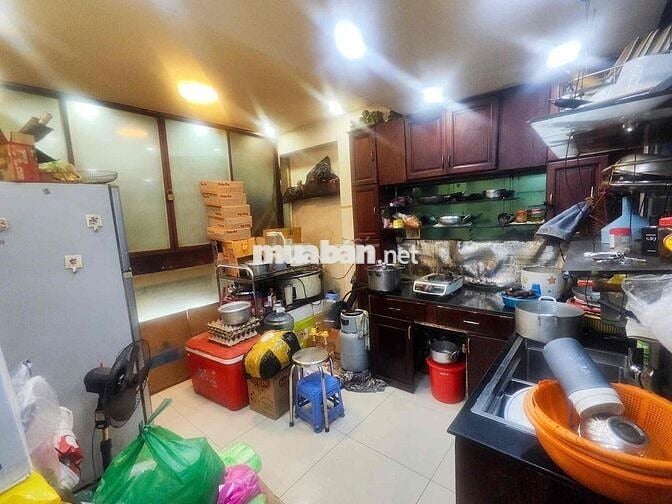 cho mướn nhà mặt tiền , giá 40triệu tại số 11 Trần quang Diệu
