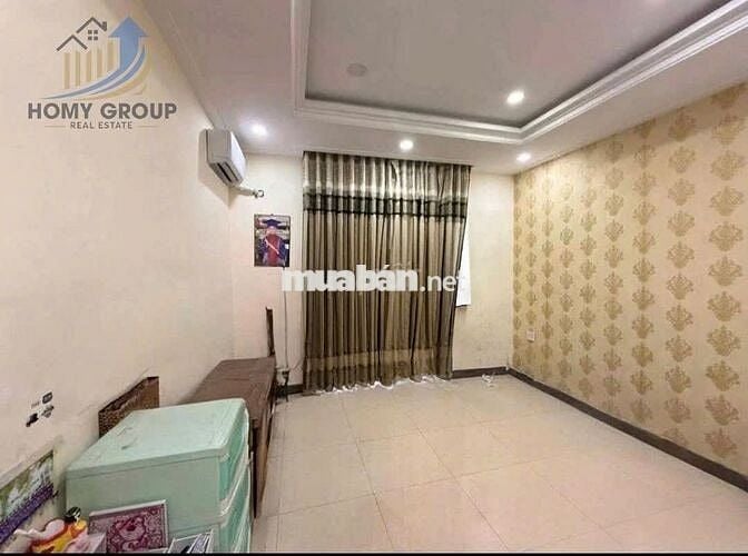 NHÀ SÂN RỘNG 7 CHỖ 1T3L KDC HỒNG LONG 4PN