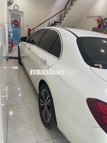Mercedes Benz E Class 2020 E180 - 22000 km