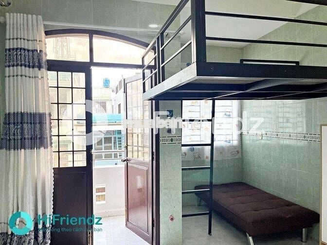 PHÒNG TRỌ SINH VIÊN GIÁ RẺ - DUPLEX BAN CÔNG GẦN VÒNG XOAY PHÚ LÂM