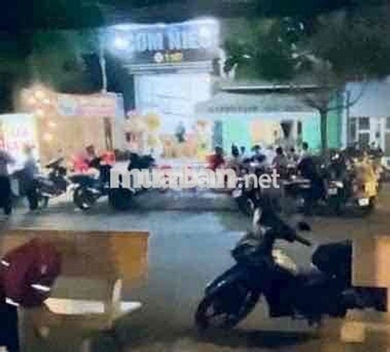 cho thuê nhà nguyên căn mặt tiền đường cao thị chính phú thuận quận 7