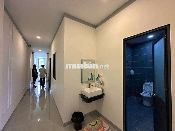Nhà 1 trệt 1 lâu ngay trường học cấp 1, cấp 2 Lý Tự Trọng
