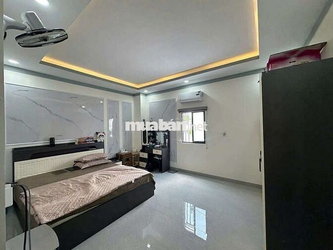 Nhà 1 trệt 1 lâu ngay trường học cấp 1, cấp 2 Lý Tự Trọng
