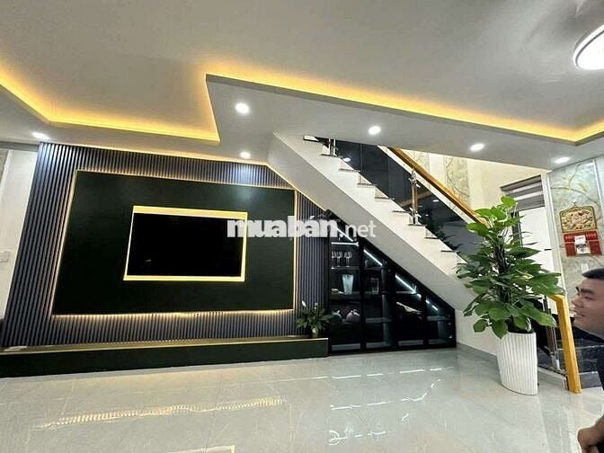 Nhà 1 trệt 1 lâu ngay trường học cấp 1, cấp 2 Lý Tự Trọng