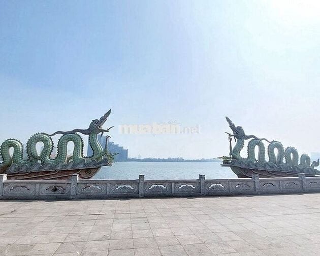 Chính chủ cần bán nhà Quận Ba Đình, DT 60m2, ngõ ô tô, gần Hồ Tây